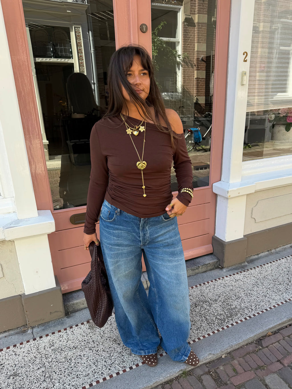 Livia off-shoulder top - bruin
