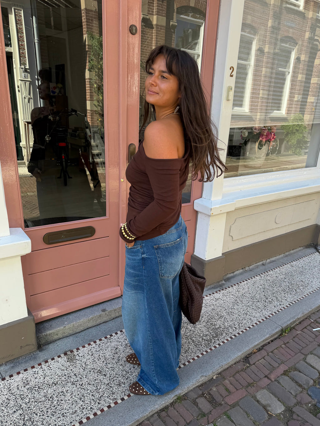 Livia off-shoulder top - bruin