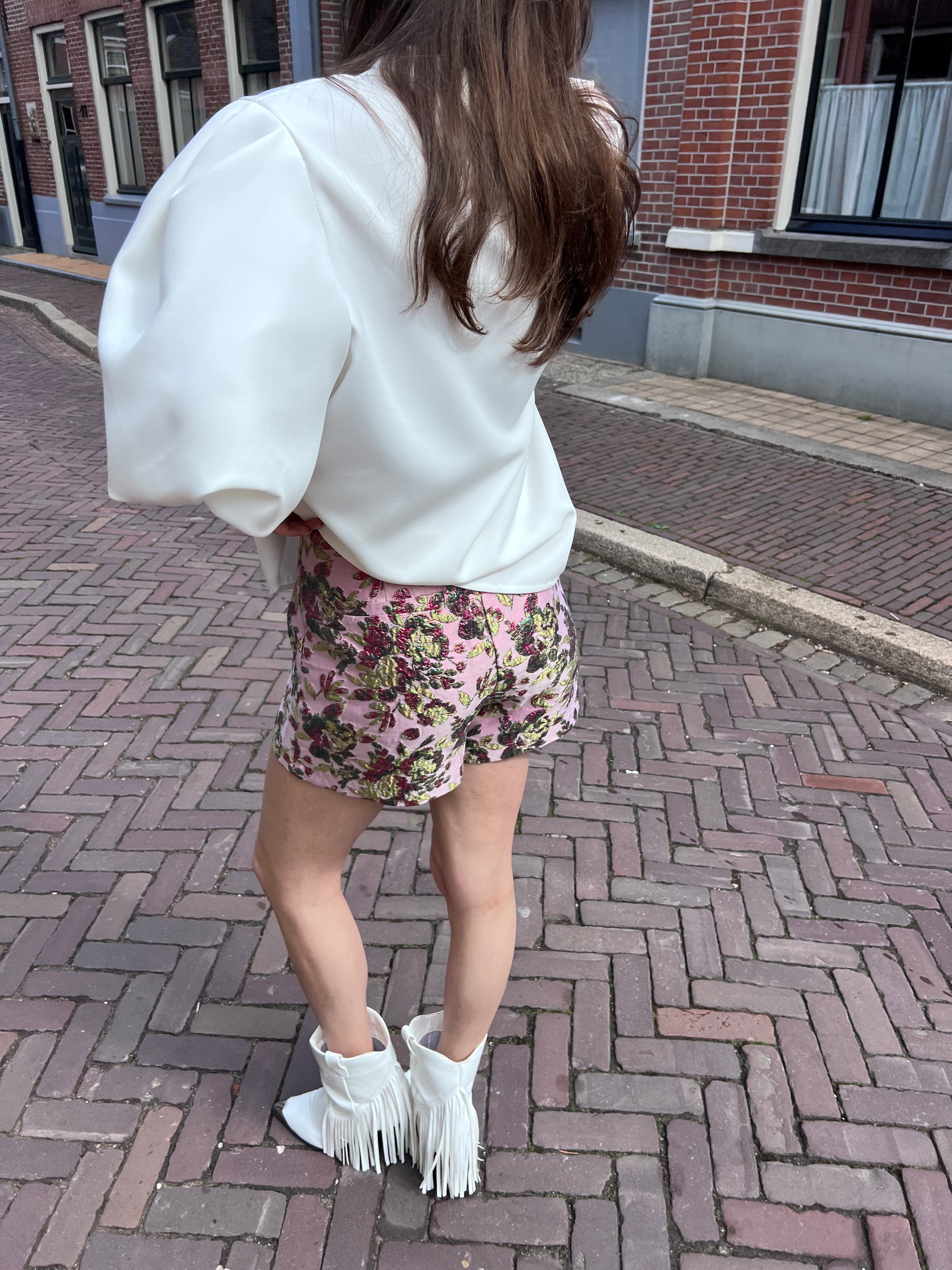 Lilly spring short