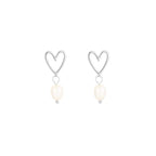 Pearl and heart oorbellen