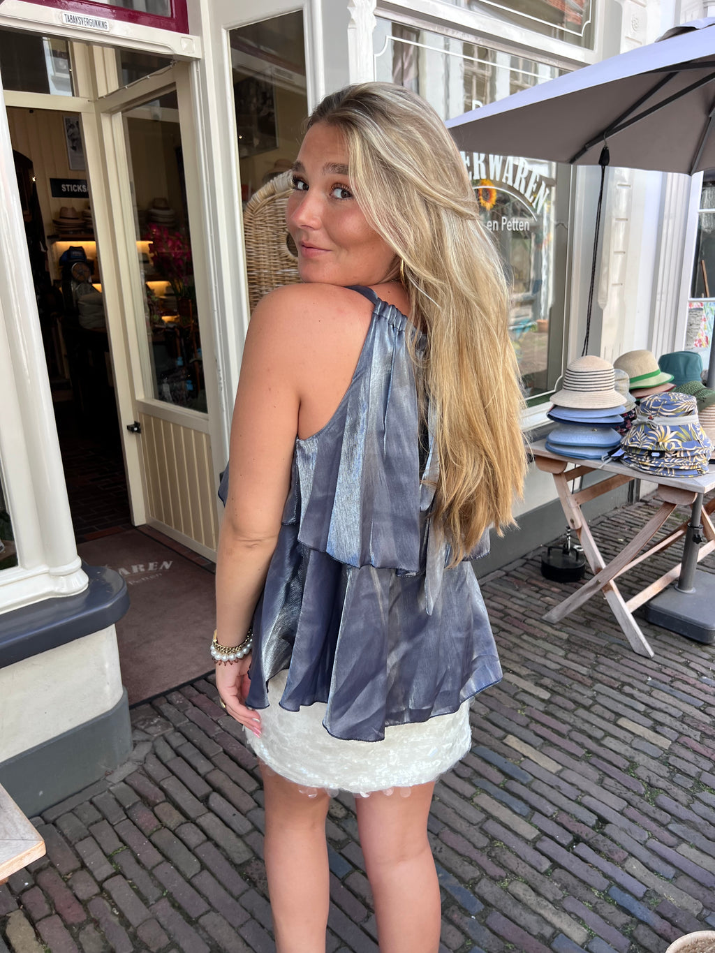 Luna satin ruffle top - blauw